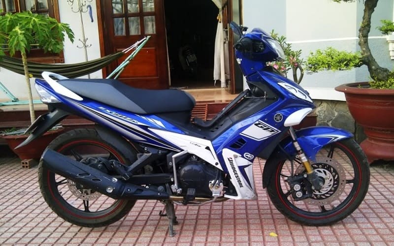 Đổ đầy bình xăng EX 2010 có thể di chuyển được 250km