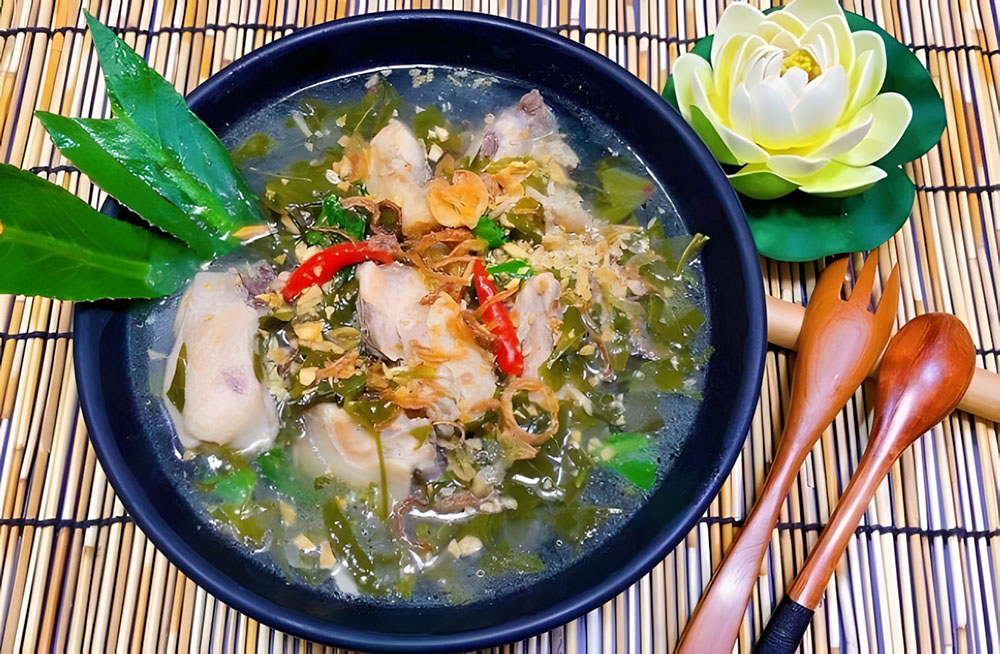 Canh chua lá giang