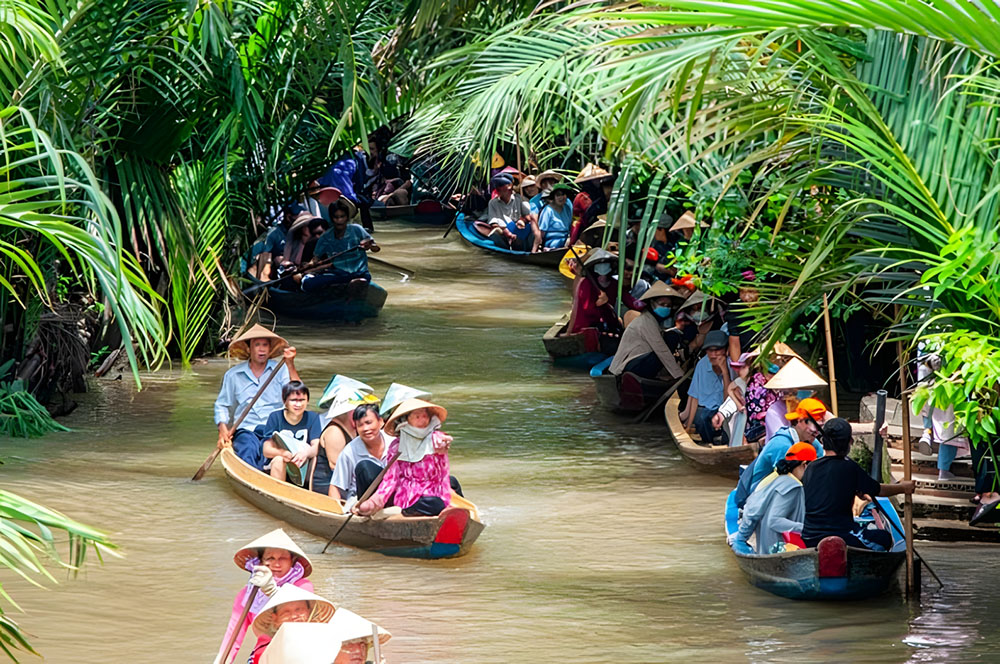 Đi xe ngựa/xuồng 3 lá 