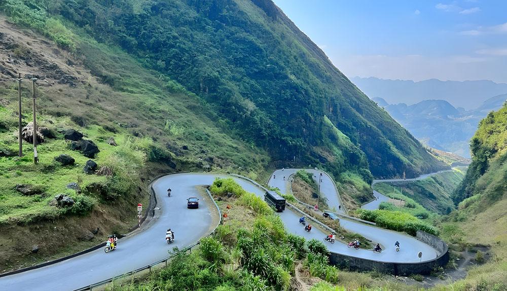 Nên di chuyển ra Hà Giang bằng gì?